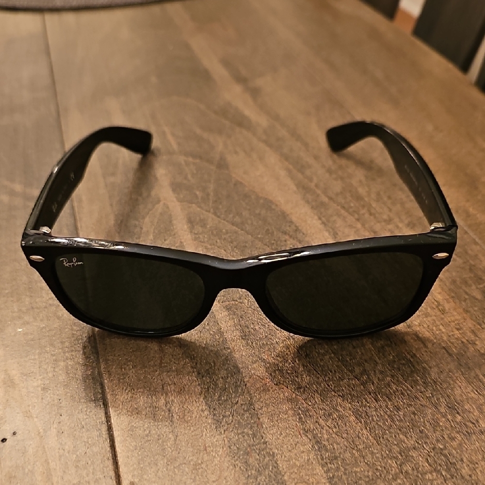 Ray-Ban Black Sunglasses
